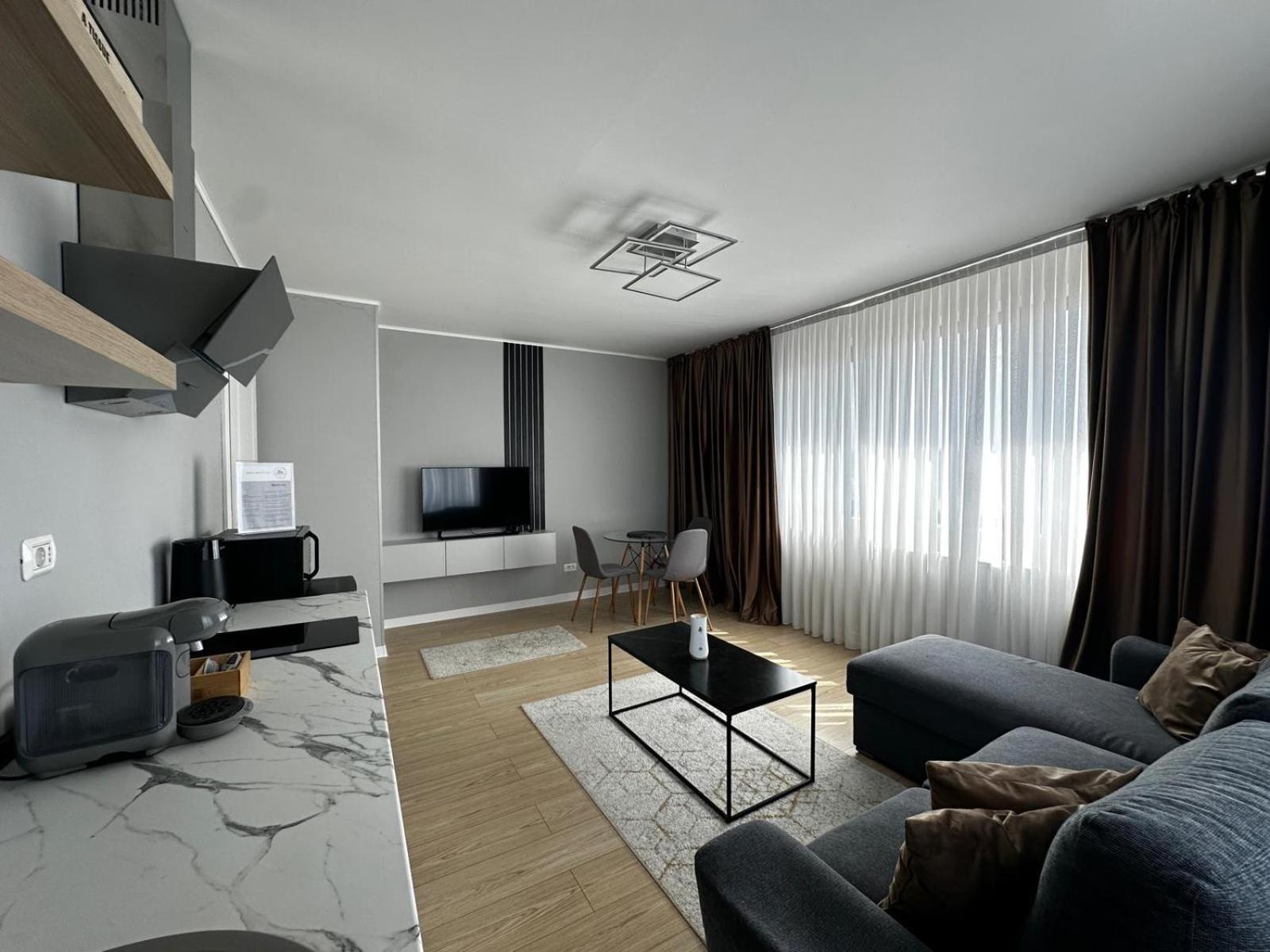 Em02- Apartament 2 Camere Luxury Тиргу-Жіу Екстер'єр фото